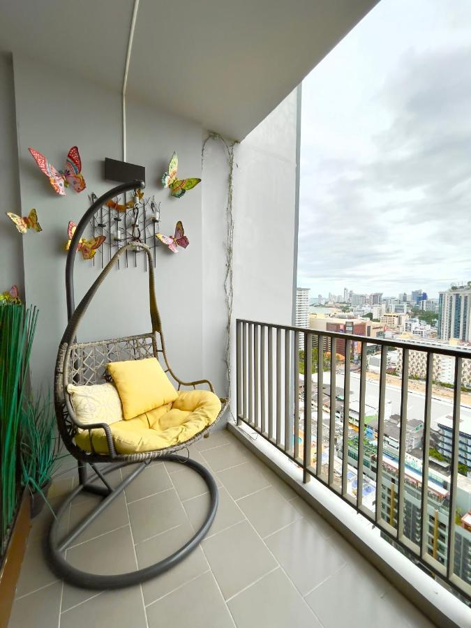 The Base Deluxe Kingsize Apartment Pattaya Exterior photo