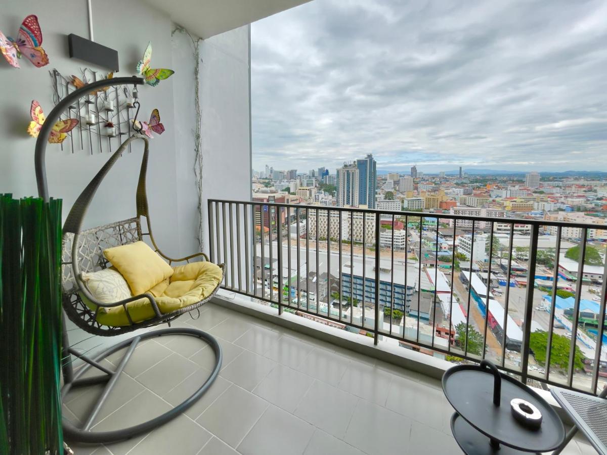 The Base Deluxe Kingsize Apartment Pattaya Exterior photo